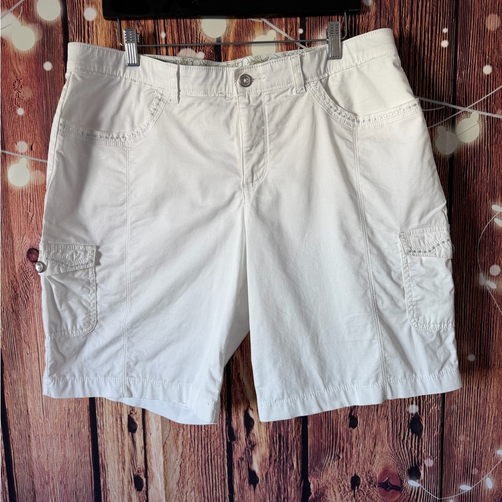 Lee Women's Flex-to-Go Cargo Bermuda Shorts with Comfort Stretch Waistband 16